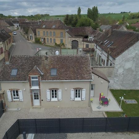 Au 24 Villa Villiers-Louis Luaran gambar