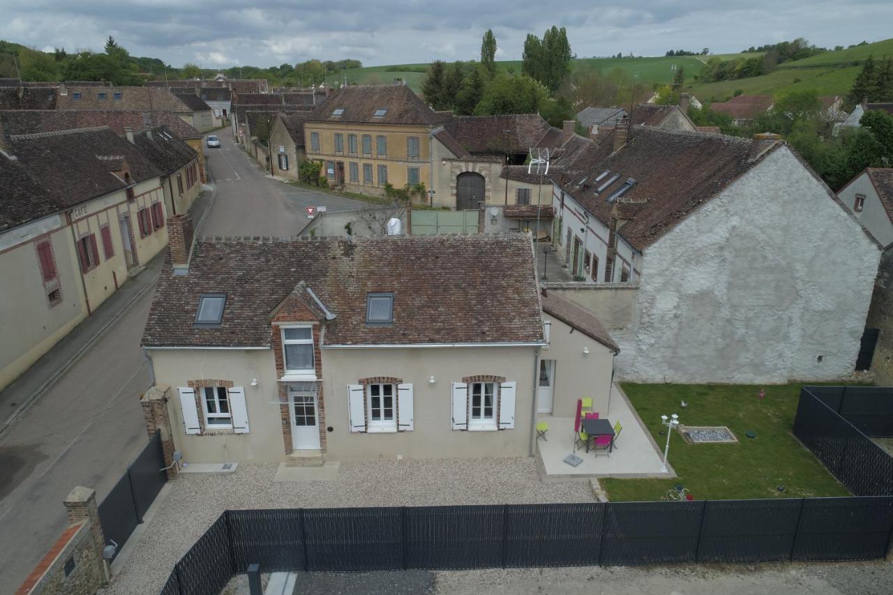 Au 24 Villa Villiers-Louis Luaran gambar