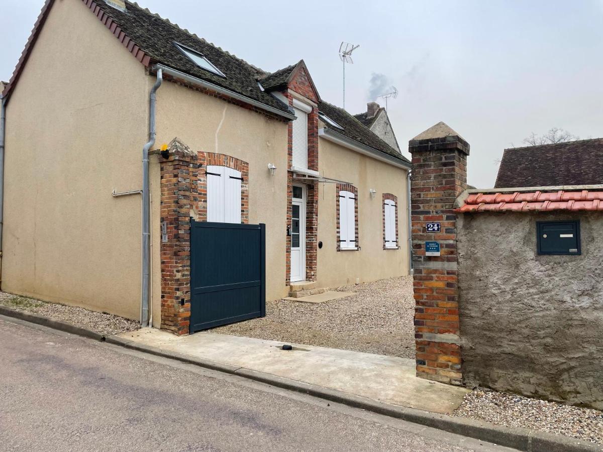 Au 24 Villa Villiers-Louis Luaran gambar