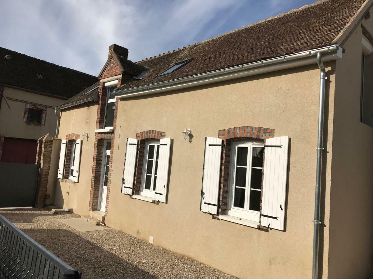 Au 24 Villa Villiers-Louis Luaran gambar