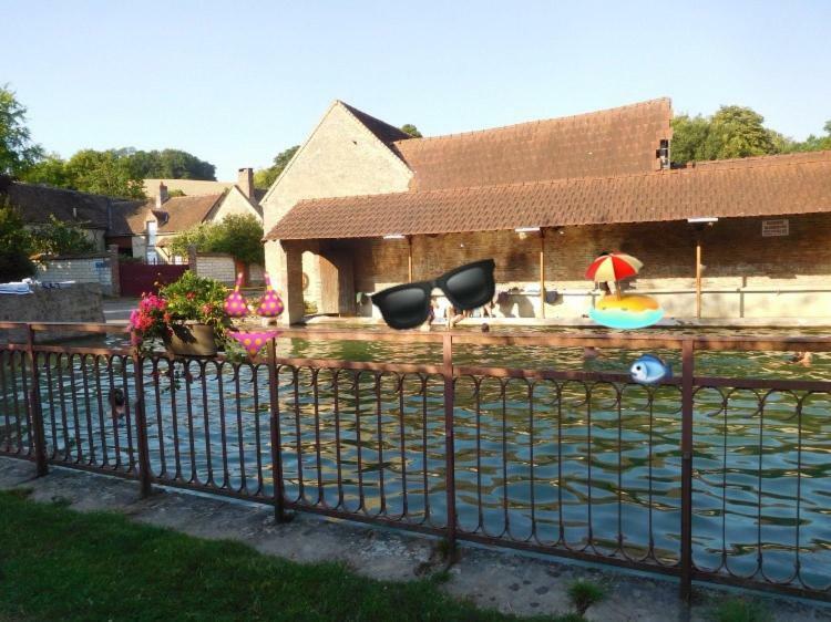 Au 24 Villa Villiers-Louis Luaran gambar