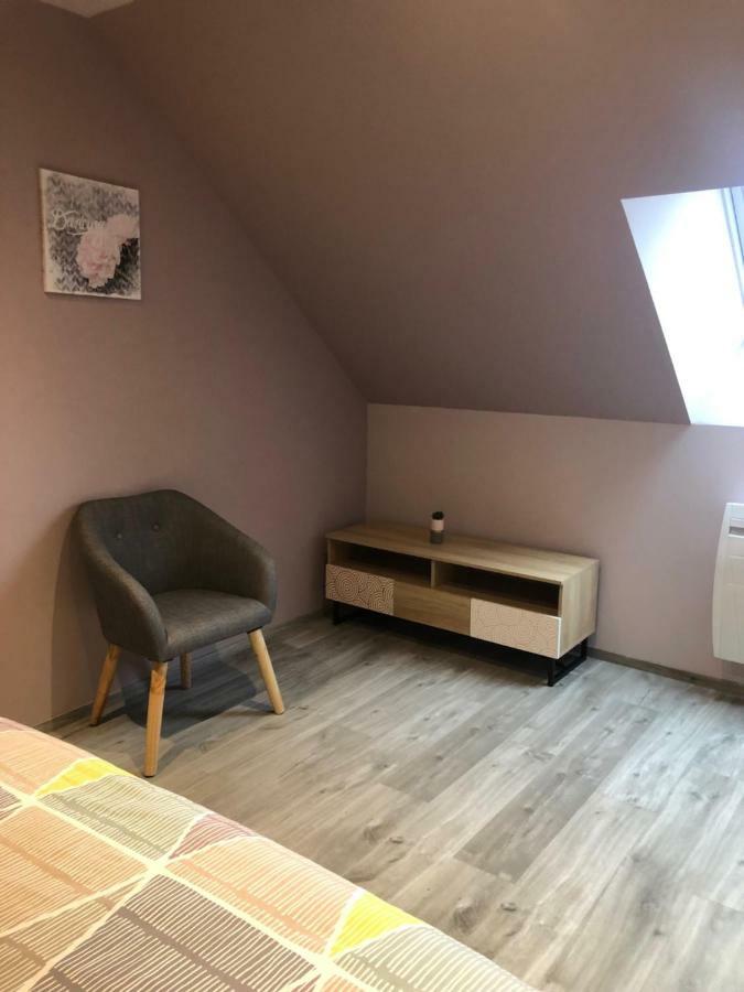 Au 24 Villa Villiers-Louis Luaran gambar