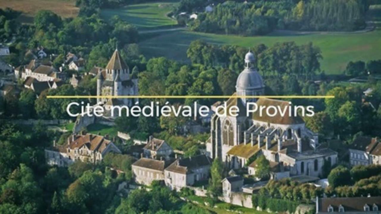 Au 24 Villa Villiers-Louis Luaran gambar